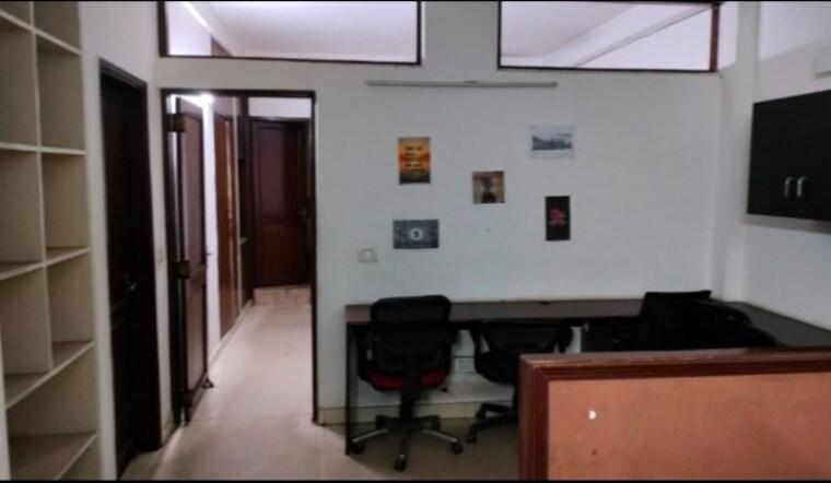 Team Area, chittaranjan park Commercial Office Space 1200 Sq.Ft. In Chittaranjan Park Delhi 9523748