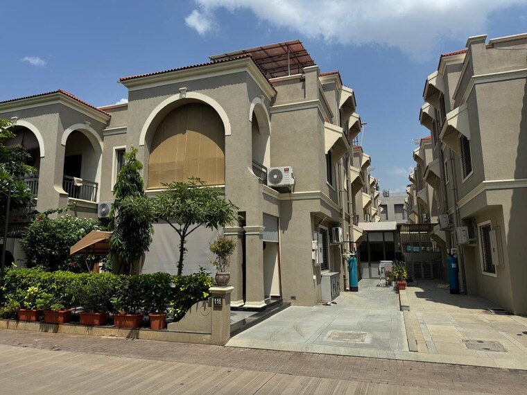 Exterior View, science city 4 Bedroom 313 Sq.Yd. Villa In Science City Ahmedabad 9523732