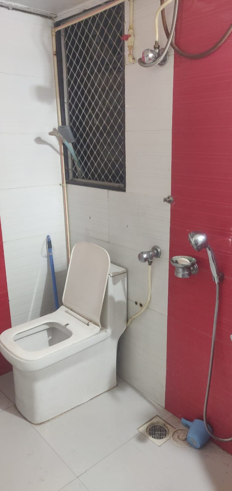 Bathroom, trupti-chs-chembur 2 Bedroom 770 Sq.Ft. Apartment In Chembur Mumbai 9523765