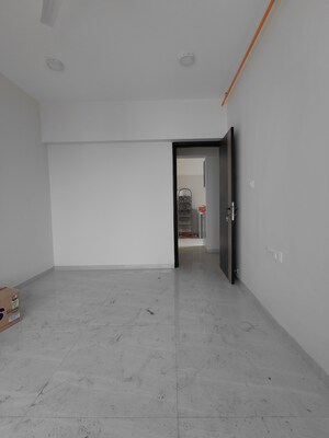 Room in 3 BHK Apartment at Sahakar Revanta, Goregaon West – for Rent