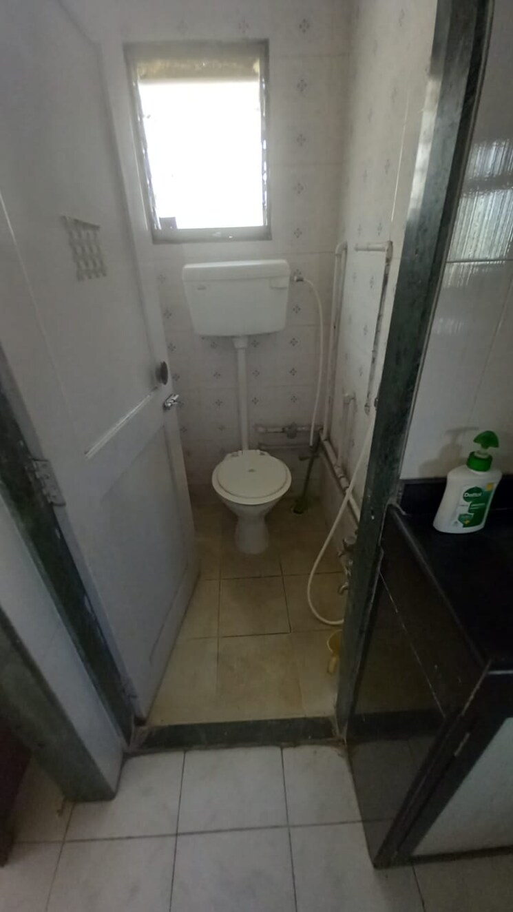 Bathroom, sankalp-sahanivas 1 Bedroom 500 Sq.Ft. Apartment In Goregaon East Mumbai 9524034