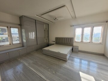 Room in 4 BHK Independent House at Jubilee Hills – for Rent