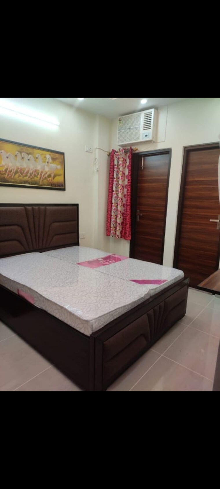 Bedroom, sector 57 3 Bedroom 204 Sq.Yd. Builder Floor In Sector 57 Gurgaon 9524099