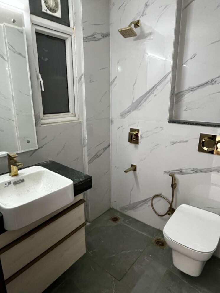 Master Bedroom, smart-world-orchard 3 Bedroom 1627 Sq.Ft. Builder Floor In Sector 61 Gurgaon 9524239