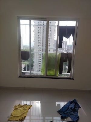 Room in 3 BHK Apartment at Kolte Patil Life Republic, Hinjewadi – for Rent