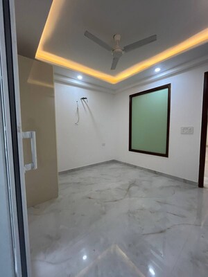 2 BHK Builder Floor For Rent in Chattarpur