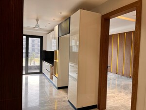 Building Lobby in 4 BHK Builder Floor at Unitech Escape, Sector 50 – for Sale
