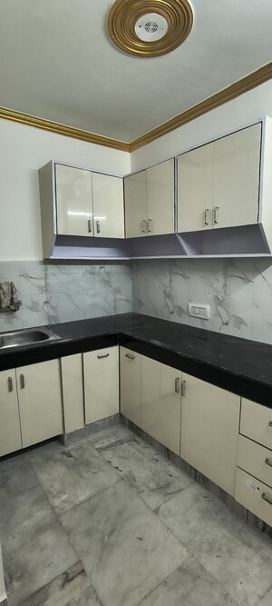 Furnished Amenities in 2 BHK Builder Floor at Khirki Extension – for Sale