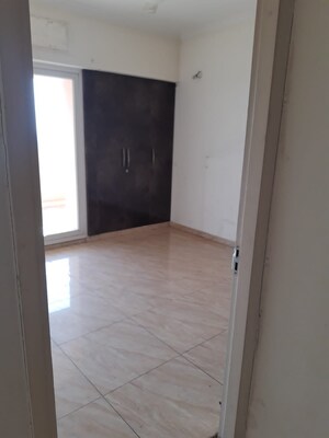 Room in 3 BHK Apartment at SKA Metro Ville, Eta Ii Greater Noida – for Sale