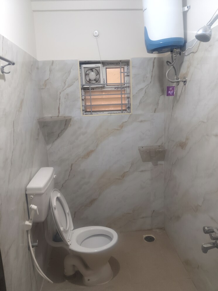 Bathroom, sri-sai-residency-kadubeesanahalli 1 Bedroom 650 Sq.Ft. Apartment In Kadubeesanahalli Bangalore 9524324