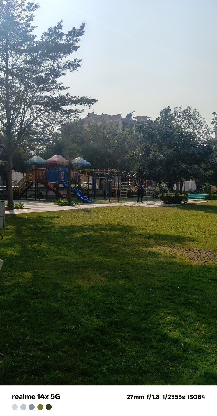 Garden, sector 89 4 Bedroom 350 Sq.Yd. Builder Floor In Sector 89 Faridabad 9524340