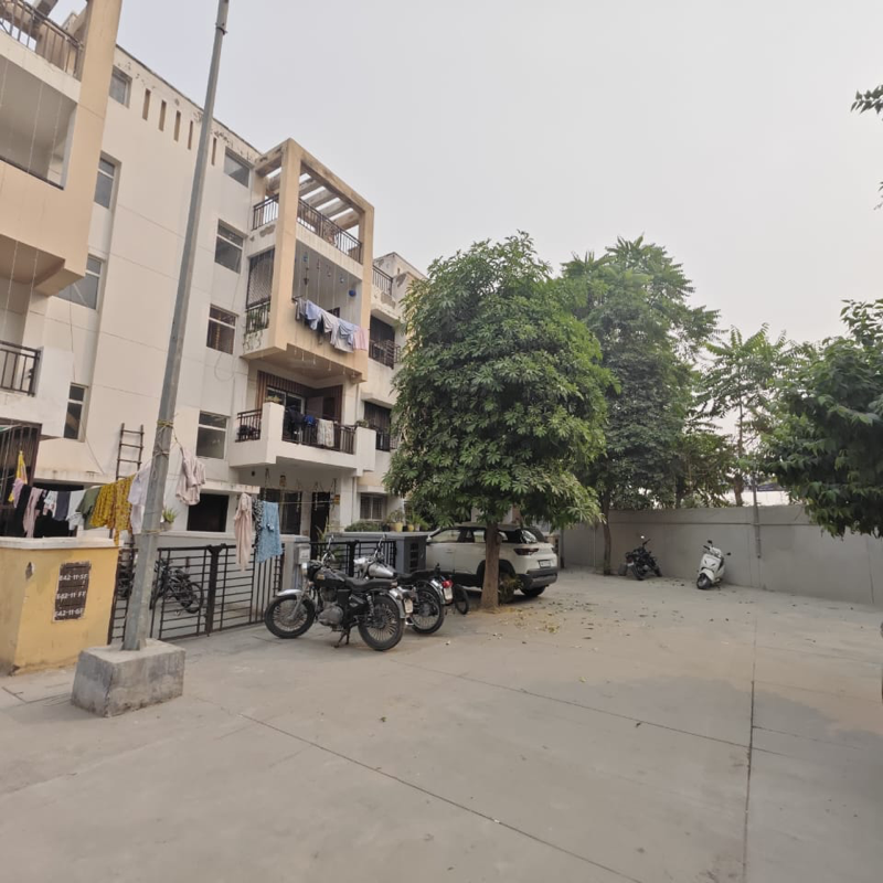 3 BHK + Extra Room 1050 Sq.Ft. Builder Floor in BPTP Park Elite Floors