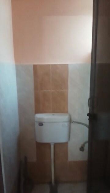 Bathroom in 1.5 BHK Apartment at Sector 10 Greater Noida – for Rent