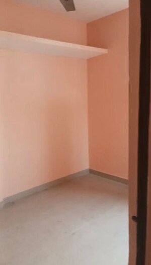 Room in 1.5 BHK Apartment at Sector 10 Greater Noida – for Rent