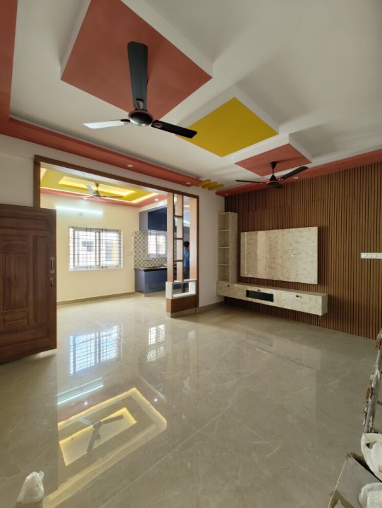 Living Room, sampigehalli 6+ Bedroom 4200 Sq.Ft. Independent House In Sampigehalli Bangalore 9524303