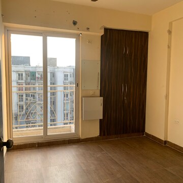 Room in 1 BHK Apartment at Aditya Urban Homes, Shahpur Bamheta – for Rent