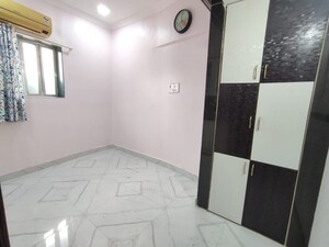 Bedroom in 1 BHK Apartment at Bandra West – for Rent
