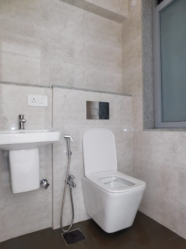 Bathroom, dynamix-avanya 4 Bedroom 1074 Sq.Ft. Apartment In Dahisar East Mumbai 9524426