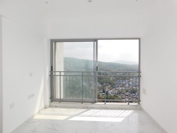 Room in 4 BHK Apartment at Dynamix Avanya, Dahisar East – for Sale