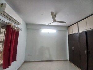 Room in 4 BHK Builder Floor at Hsr Layout Sector 2 – for Rent