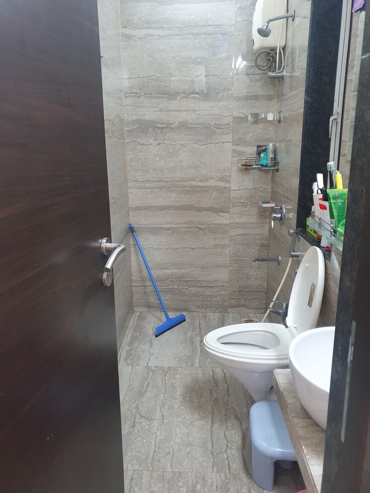 Bathroom, siddhivinayak-chs-chembur 2 Bedroom 700 Sq.Ft. Apartment In Chembur Mumbai 9524560