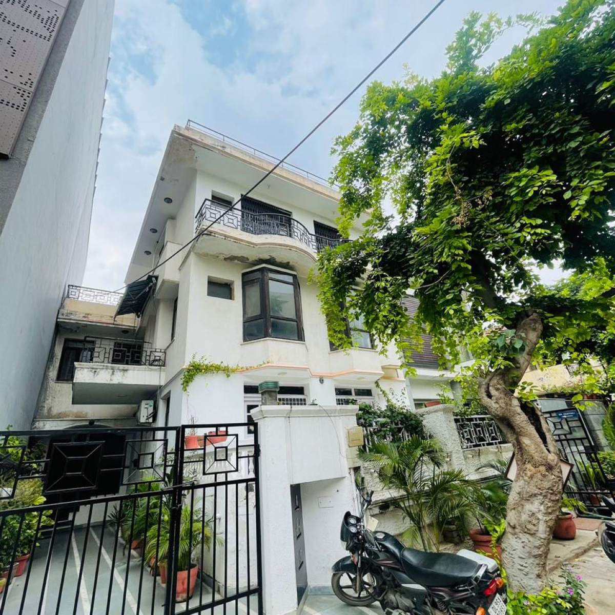 6 BHK Independent House For Sale in DLF Phase II