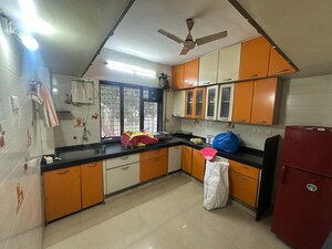 Room in  Pg at Kandivali East – for Rent