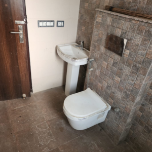 Bathroom in 6+ BHK Independent House at Dlf Phase ii – for Sale