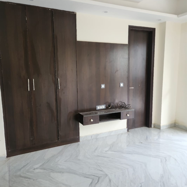 Cover Image, dlf phase ii 6+ Bedroom 275 Sq.Yd. Independent House In Dlf Phase ii Gurgaon 9524779