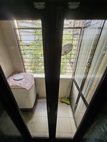 Room in  Pg at Kandivali East – for Rent