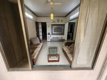 Room in  Pg at Kandivali East – for Rent
