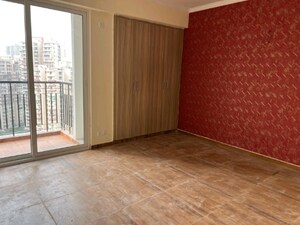Room in 1 BHK Apartment at Jyoti CHS Santacruz East, Santacruz East – for Rent