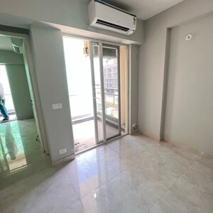 Room in 3 BHK Apartment at Signature Global City, Sector 37d – for Rent