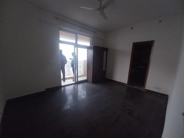 Room, sector 16c greater noida 3 Bedroom 1532 Sq.Ft. Builder Floor In Sector 16c Greater Noida Greater Noida 9524978
