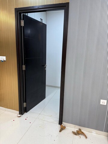 Room in 3 BHK Apartment at Rajapushpa Provincia, Narsingi – for Rent