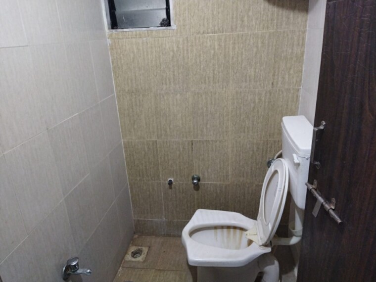 Bathroom, chandkheda 2 Bedroom 1035 Sq.Ft. Apartment In Chandkheda Ahmedabad 9525102