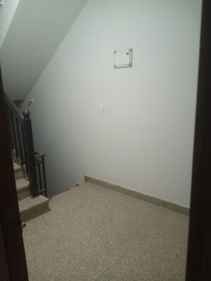 Room in 2 BHK Builder Floor at Gms Road – for Rent