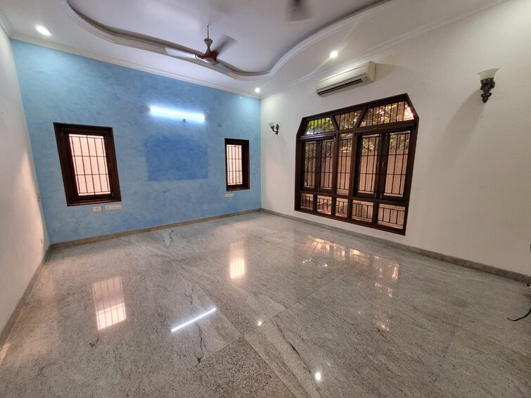  Parking, jubilee hills 4 Bedroom 8000 Sq.Ft. Independent House In Jubilee Hills Hyderabad 9525165