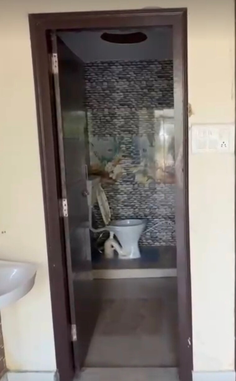 Bathroom, buddhi vihar 2 Bedroom 1000 Sq.Ft. Independent House In Buddhi Vihar Moradabad 9525144