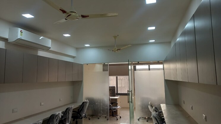 Team Area, gota Commercial Office Space 875 Sq.Ft. In Gota Ahmedabad 9525205