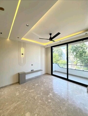 Room in 3 BHK Apartment at Freedom Fighters Enclave – for Rent