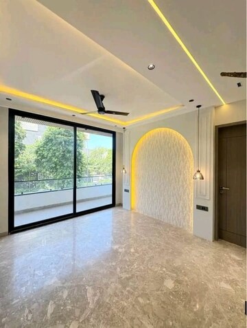 Room in 3 BHK Apartment at Freedom Fighters Enclave – for Rent