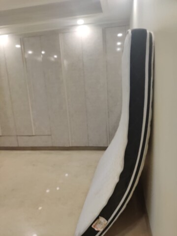 Room in 4 BHK Builder Floor at Green Park – for Rent