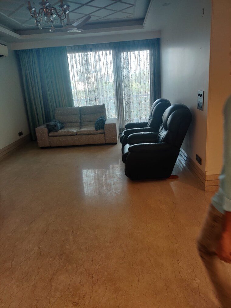 Living Room, green park 4 Bedroom 320 Sq.Yd. Builder Floor In Green Park Delhi 9525249