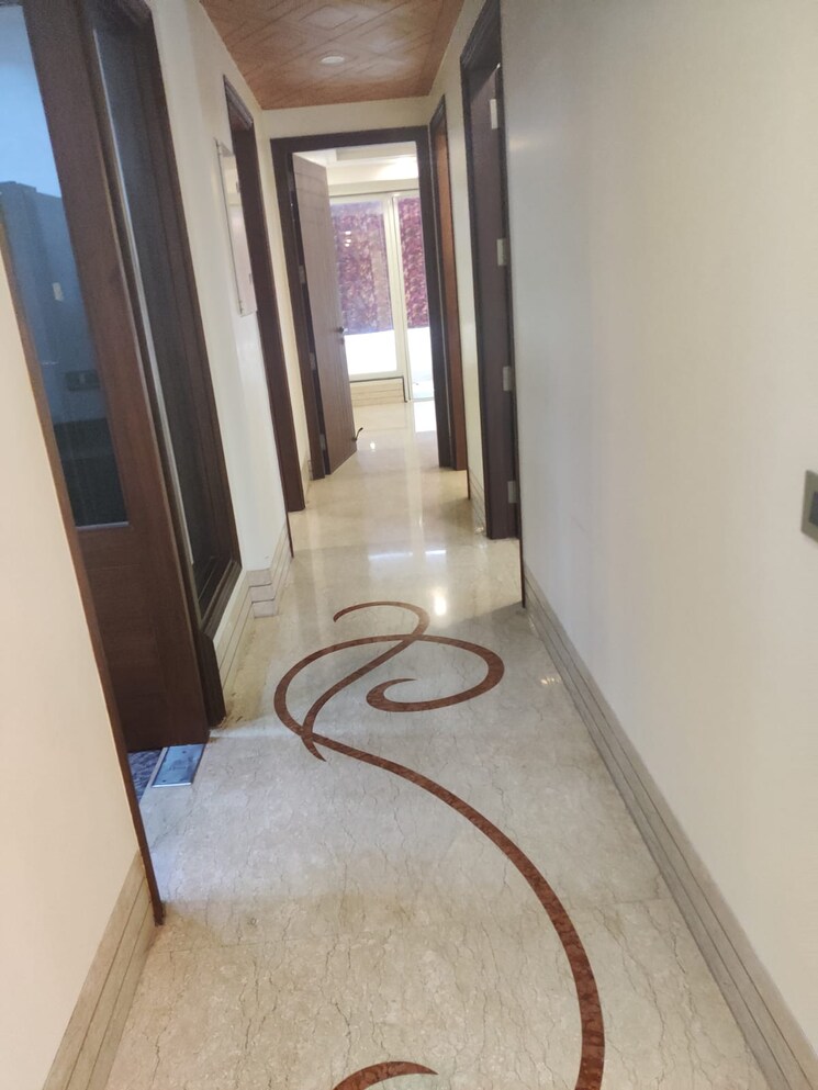 Living Room, green park 4 Bedroom 320 Sq.Yd. Builder Floor In Green Park Delhi 9525249