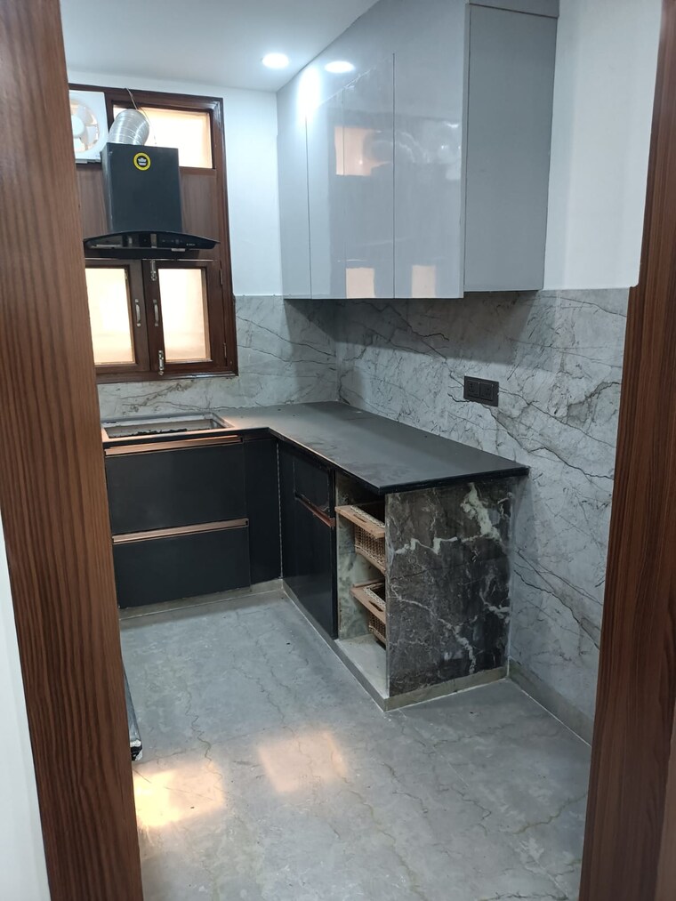 Kitchen, vivek vihar 3 Bedroom 1250 Sq.Ft. Builder Floor In Vivek Vihar Delhi 9525461