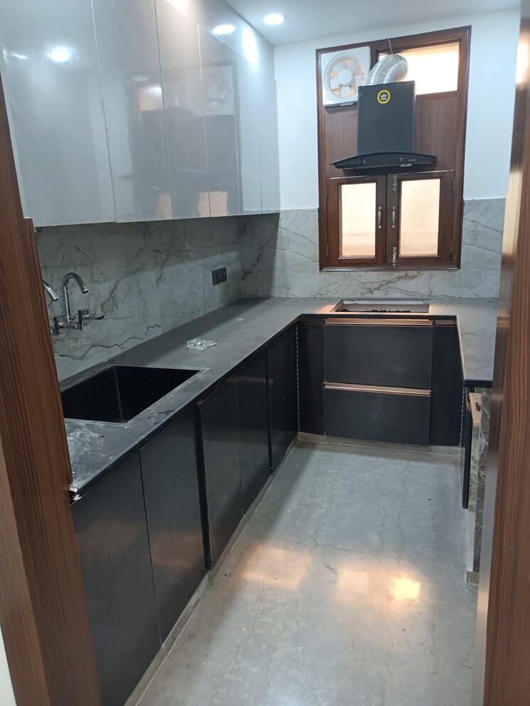 Kitchen, vivek vihar 3 Bedroom 1250 Sq.Ft. Builder Floor In Vivek Vihar Delhi 9525461