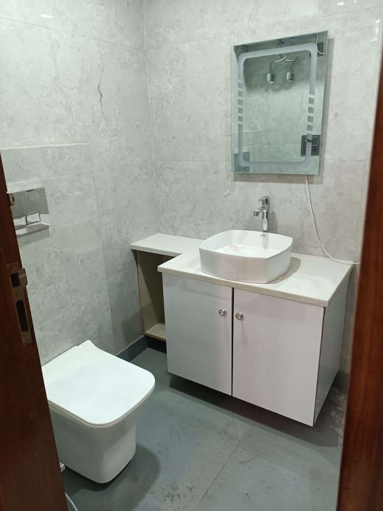 Bathroom, vivek vihar 3 Bedroom 1250 Sq.Ft. Builder Floor In Vivek Vihar Delhi 9525461