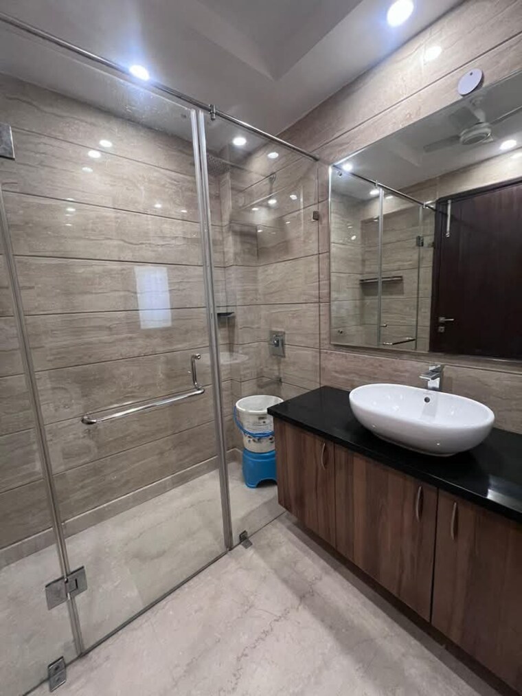 Bathroom, freedom fighters enclave 3 Bedroom 1650 Sq.Ft. Apartment In Freedom Fighters Enclave Delhi 9525456