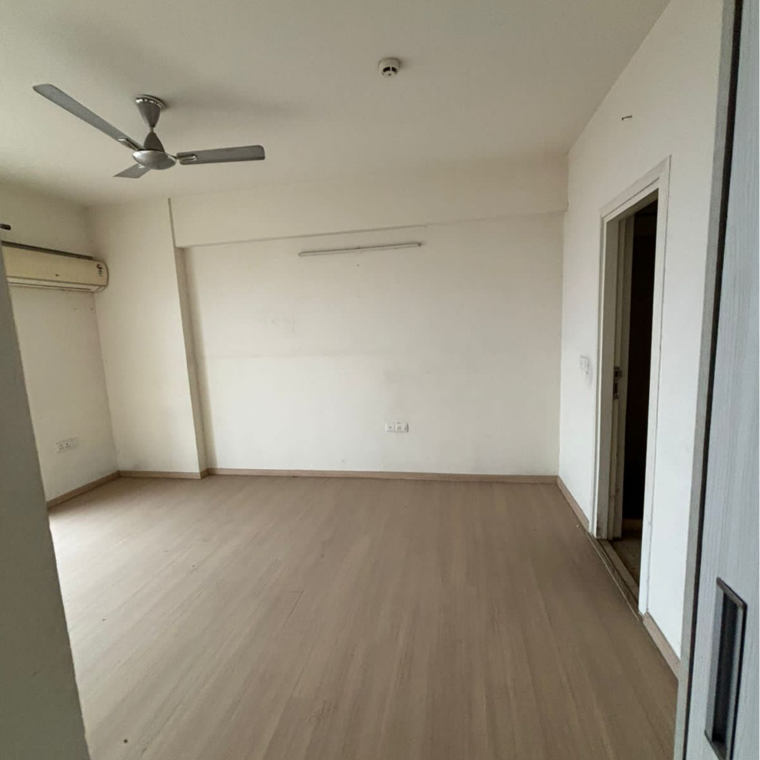 Room, dlf-regal-gardens 3 Bedroom 1770 Sq.Ft. Apartment In Sector 90 Gurgaon 9525474